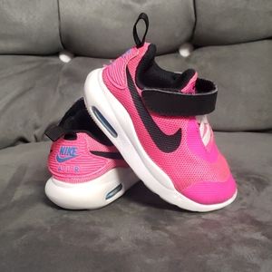 Nike toddler sneakers size 5